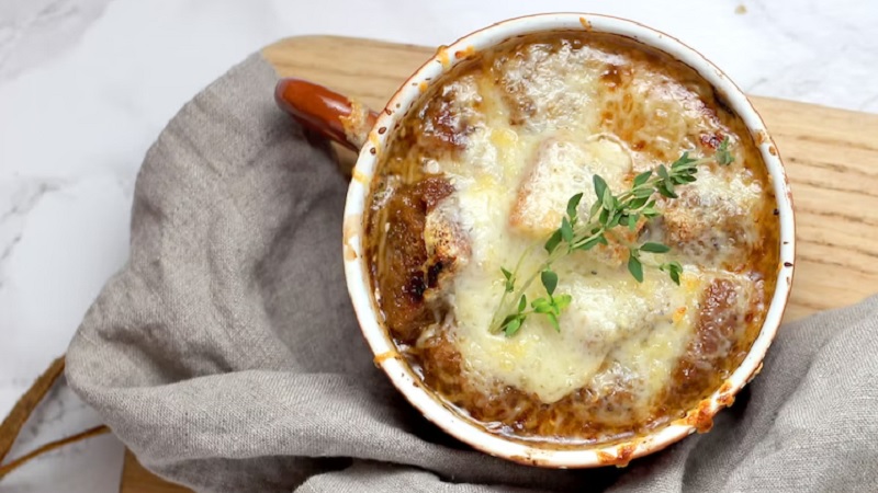 Simple and Delicious French Onion Soup Recipe for Family 