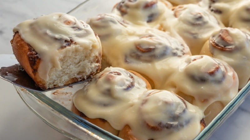 Take a Peek at the Recipe from Easy Cinnamon Rolls, a Popular Delicacy 